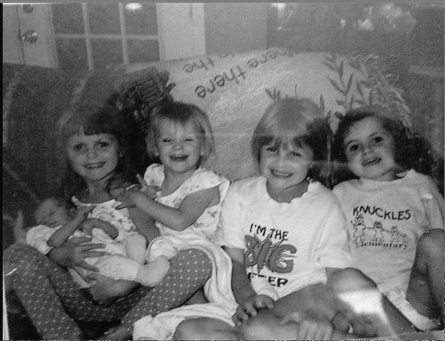 shelbyrk's tweet photo. I'm the big sister and home couldn't sound sweeter. #summerisacoming #sisterpicstobeposted #livewithfive http://t.co/U938L60aMV