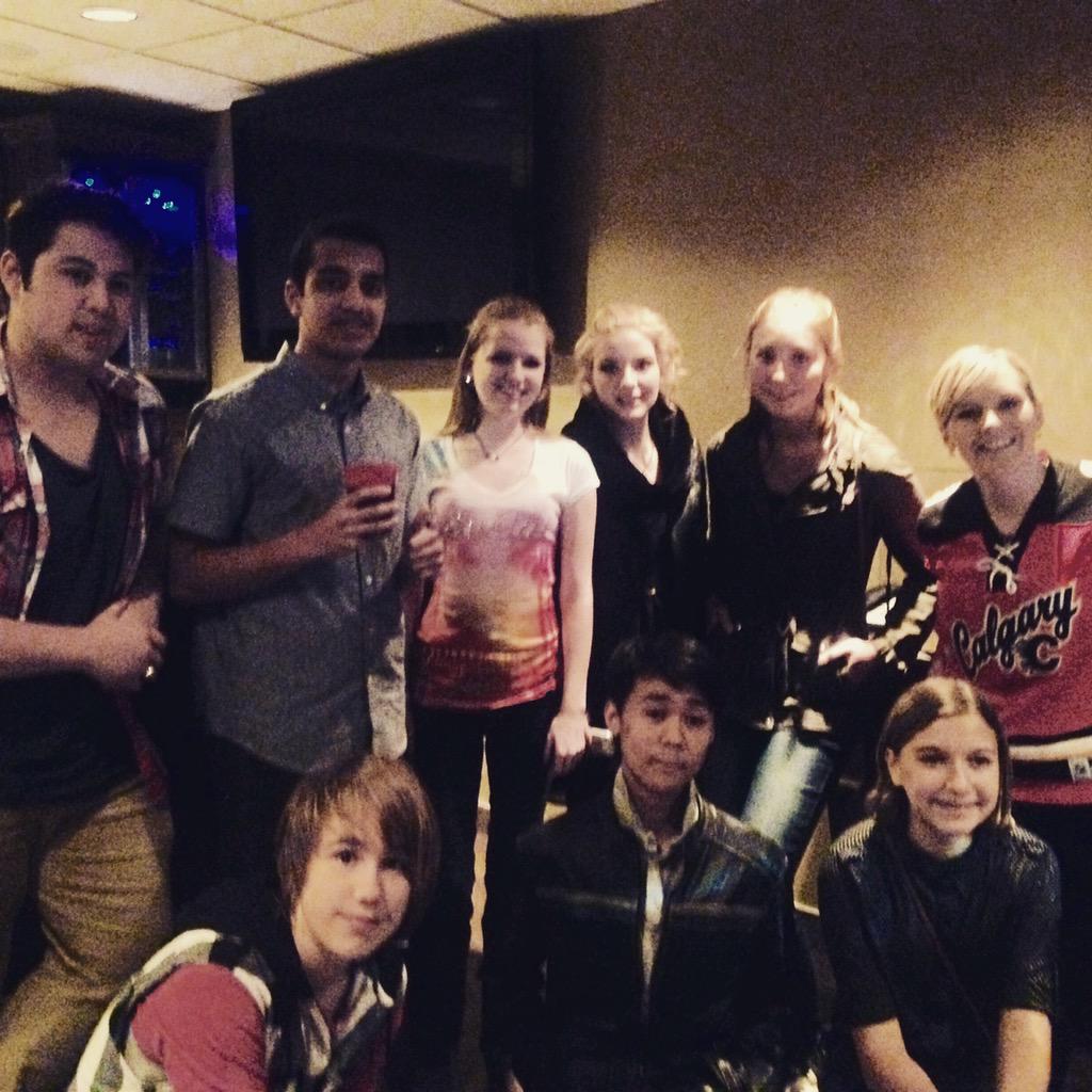 KidsUpFrontCalg's tweet photo. @lights our kids loved your set! #payitforwardproject #yyc http://t.co/98Lc2JI1o7