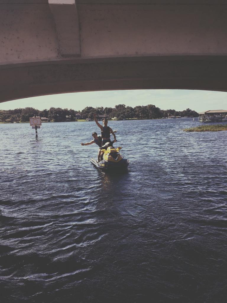 tobymcdonough's tweet photo. Jet skiing 😁 http://t.co/JPea1mKxie