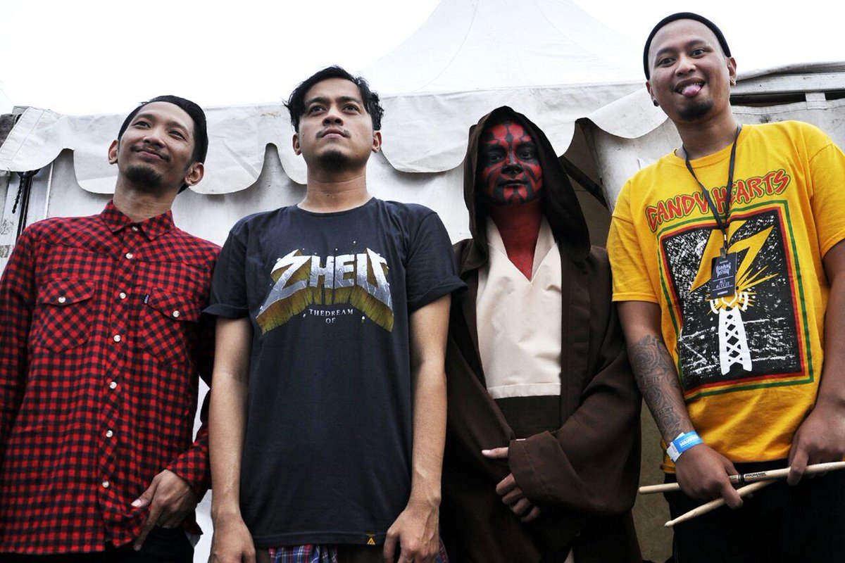 1 tahun yang lalu ditanggal yang sama pertama kalinya kita merilis single RISE F.... tmi.me/1f3BqK