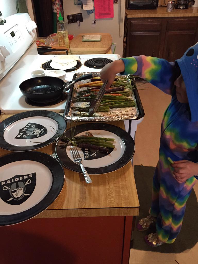 bssalinas's tweet image. Draft day celebration dinner #RaidersDraft #RaiderNation @RAIDERS