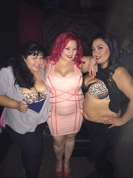 "@SinFulCeleste: Mmmm mmmm mmmm, what a sandwich.. 💋😍. @TheAprilFlores @karlalanexxx http://t.co/VDxMoglFTW"<a class="tags" href="/tag/sinfulceleste">@sinfulceleste</a><a href="/tag/avnredcarpet"class="tags"><span>#avnredcarpet</span></a>