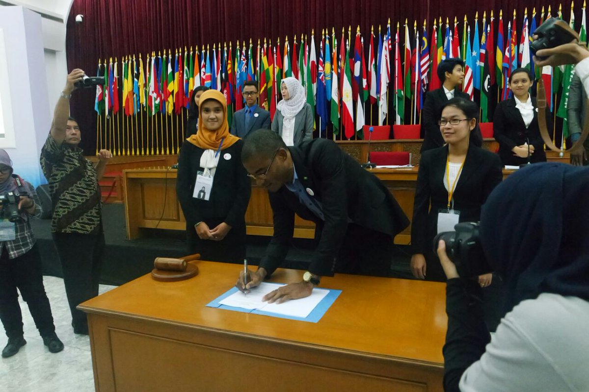 AASC 2015 tweet media