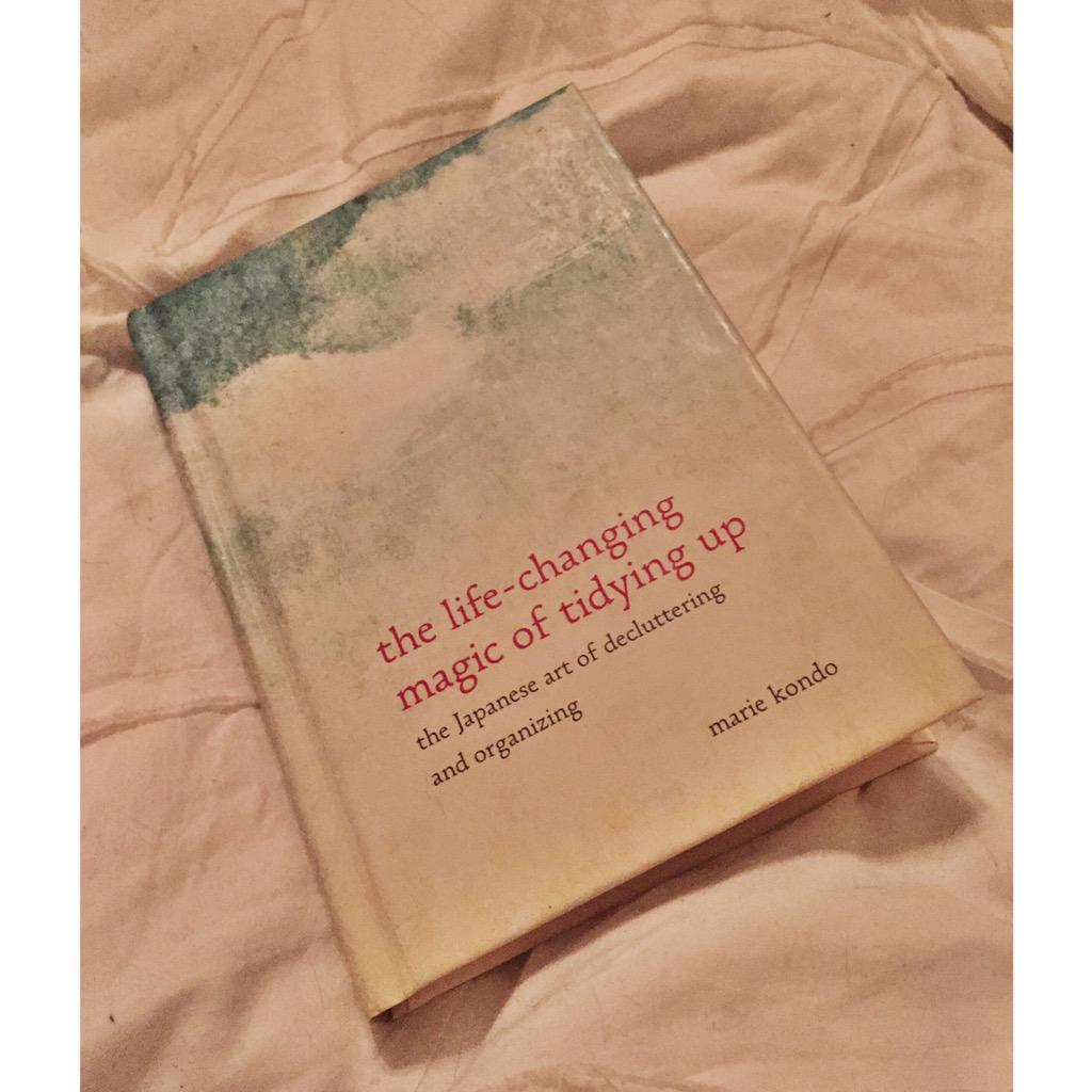lovely_misc's tweet photo. I have been completely captivated by @konmaring 's book. We are in for a final tidying this weekend! #KonMari http://t.co/kO1tToDN0h