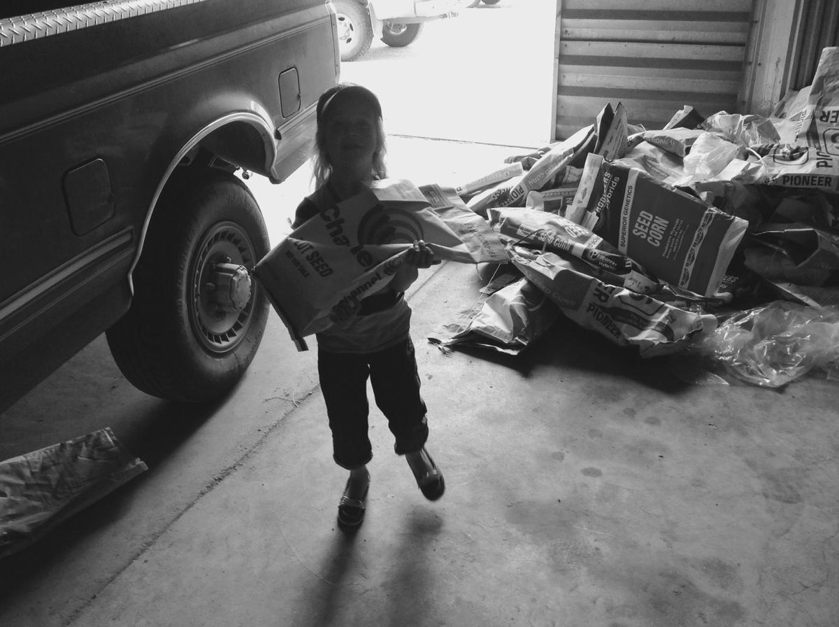 cowsncornag's tweet image. #soproud Walker loves her @Channel_Seed making #testplot deliveries @Channel_Colo #ChannelSeedContest