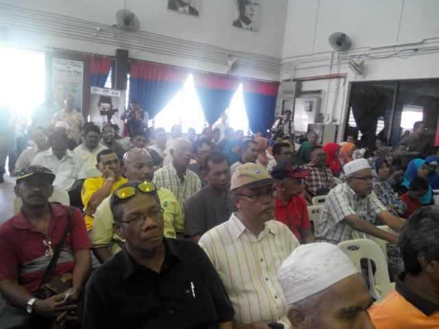 nurkasihperak's tweet photo. #PRK044 BERSAMA MENTERI KPLBW http://t.co/Cdk7f1gGt8
