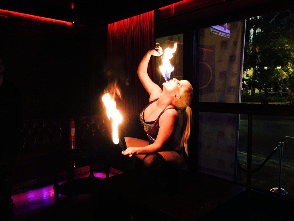 MysticFlares's tweet photo. Come to #vintagelounge in #downtownorlando http://t.co/YwHelPO5K0