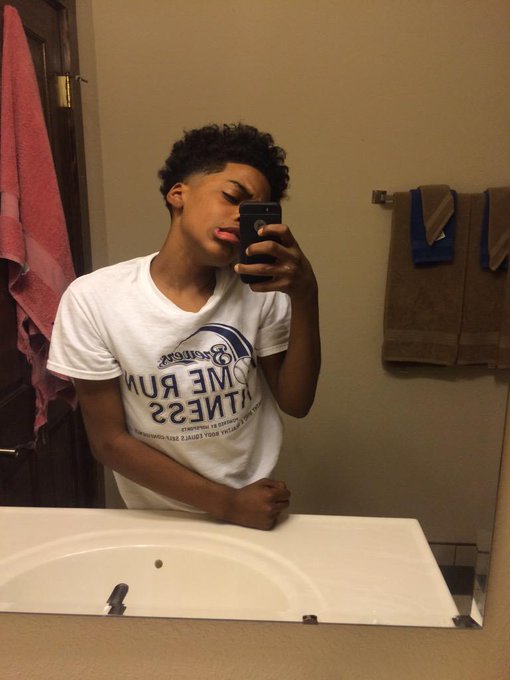 I CANT SEE YOU NIGGAZ IM LOST IN MY OWN WORLD🌏💸💦💯 http://t.co/NWoavZLpUF