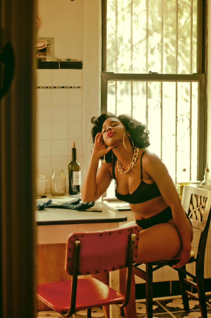 BlackGirlsWinni's tweet image. Those curves 😍😍😍😩🔥🔥