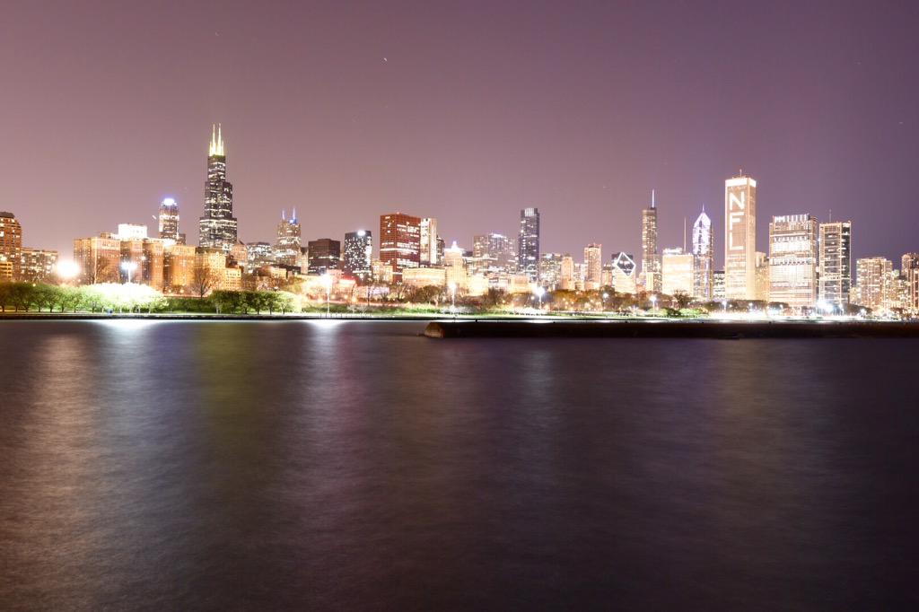 TinyMeAlex's tweet photo. Thank you @ClubCatoK for this picture! It makes my heart VERY happy! 😍 #Chicago #NFL #Skyline http://t.co/3GeDhh4XCP