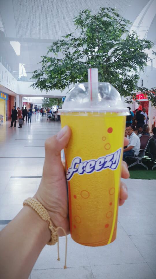 LuhurSendi's tweet photo. I'm at Kuala Namu International Airport (KNO) - @kualanamukno in Deli Serdang, Indonesia https://t.co/PlZmKjp2pC http://t.co/TDhVs5ESIz