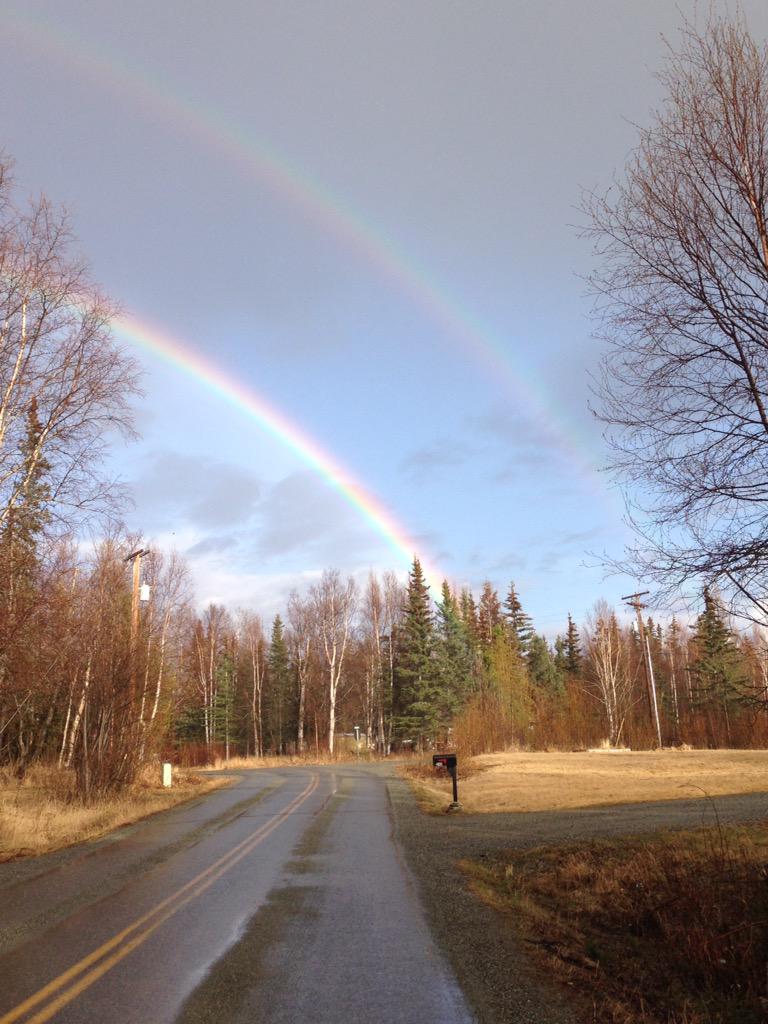 ashleymfoster's tweet photo. #doublerainbow #leprechauns #potofgold #lovinlife http://t.co/dSjyuVPpAB