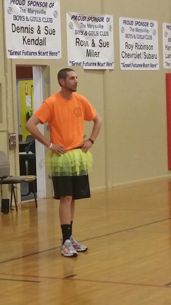 Djbenson22's tweet photo. My outfit for #neonpractice tonight http://t.co/Vhy5HsffhA