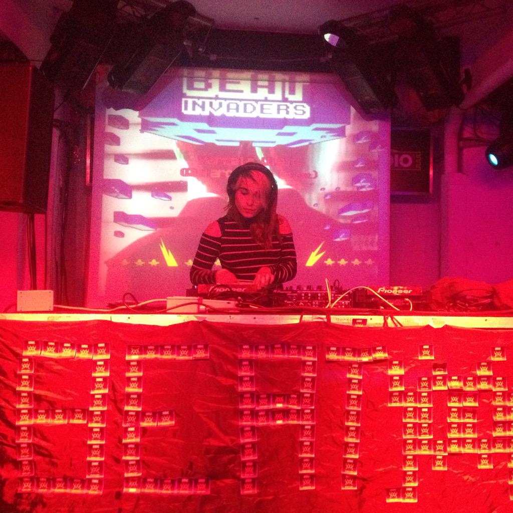 BeatInvadersMX's tweet photo. @MarcelaViejo ❤️👾😍 http://t.co/48kHtNOQRM
