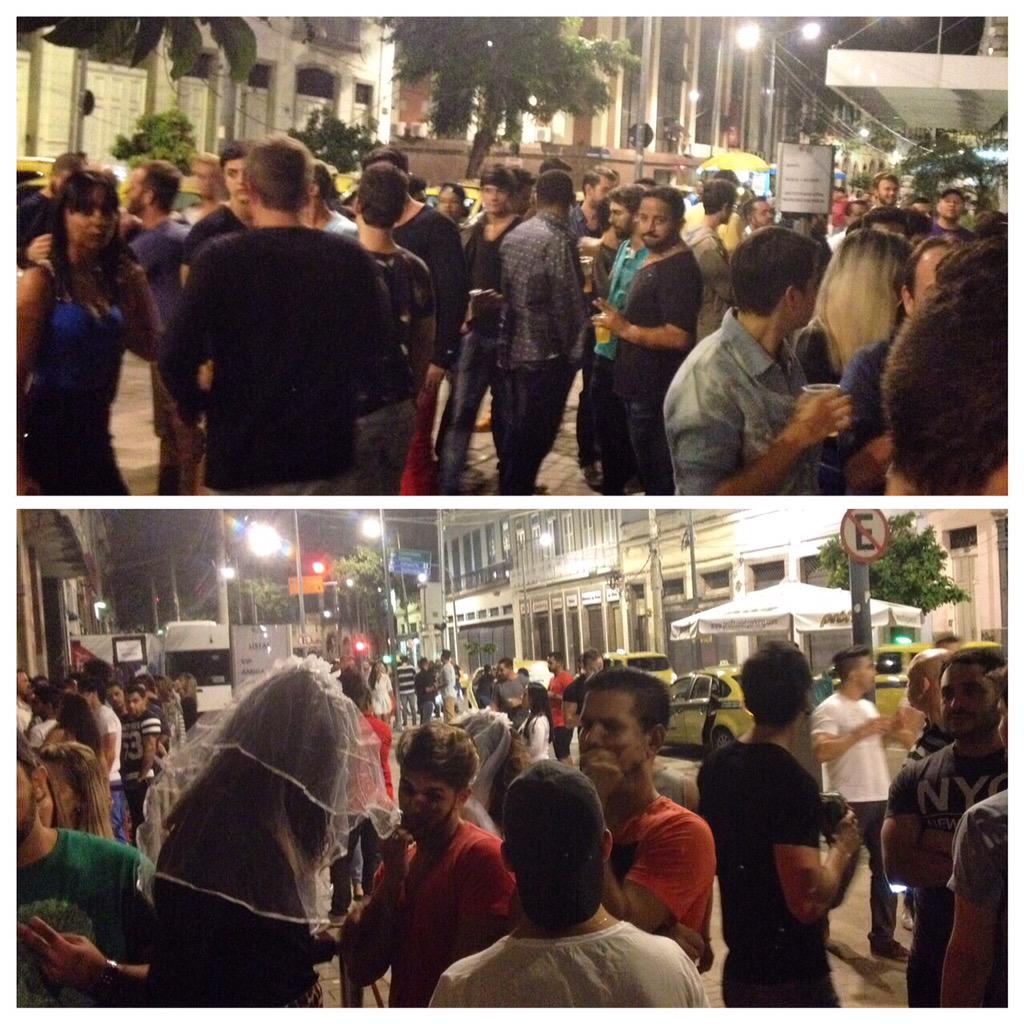 ProducaoPG's tweet photo. Não para de chegar gente! Hoje a The Week vai bombar com @pretagil @blocodapreta #DespedidadeSolteiradaPreta http://t.co/B0egeKgpFC