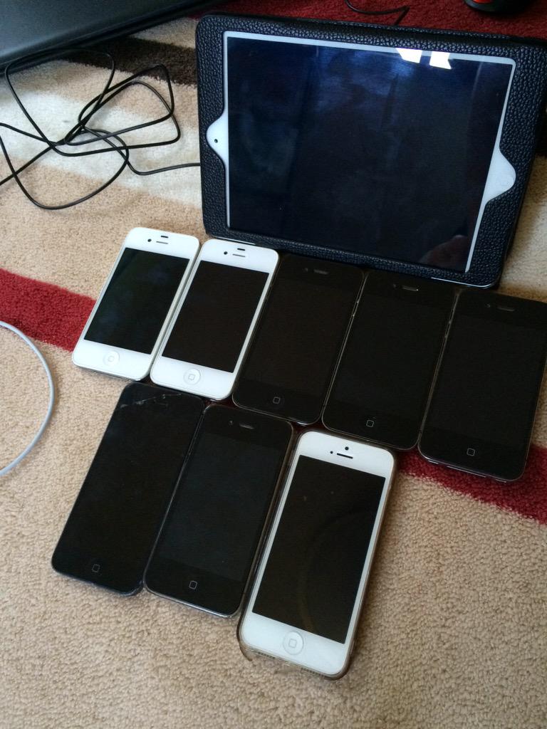 RTした人の中から抽選で
使えるか使えないかわからんiPhone
あげます。 脱獄済み