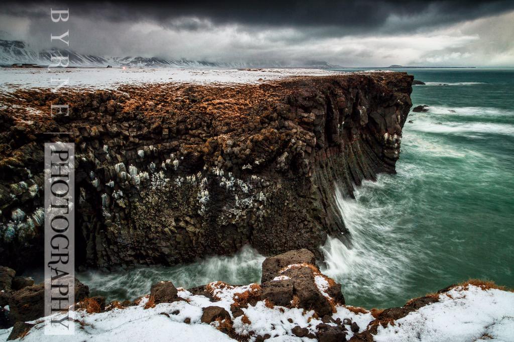 byrnephoto_uk's tweet image. The beautiful drama from #Arnarstapi #Iceland. @CanonUKandIE @manfrotto_uk @IcelandNatural @LucrOit #TravelBreak