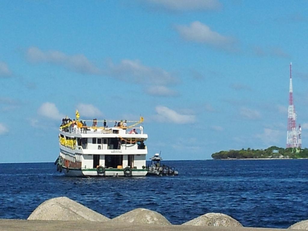 TeamQasim's tweet photo. #MayDayUpdates: Atholhuthakun anna ulhadhuthah Male' ah bandharu kuramun dhanee
#EkehFaheh15
#AniyaaverikanNinman http://t.co/FKJGO6EHS5