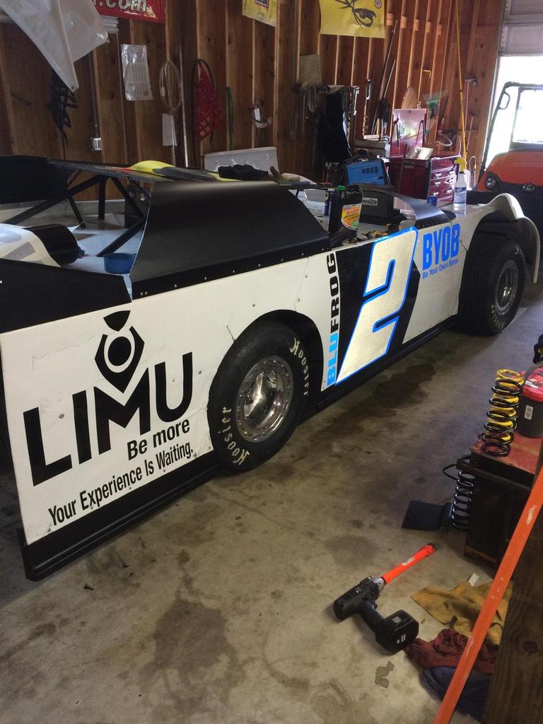 largebass69's tweet photo. @EricaBeLimu @cocacolajojo1 a nice big #Limu decal on her race car http://t.co/EjwJFrfctP