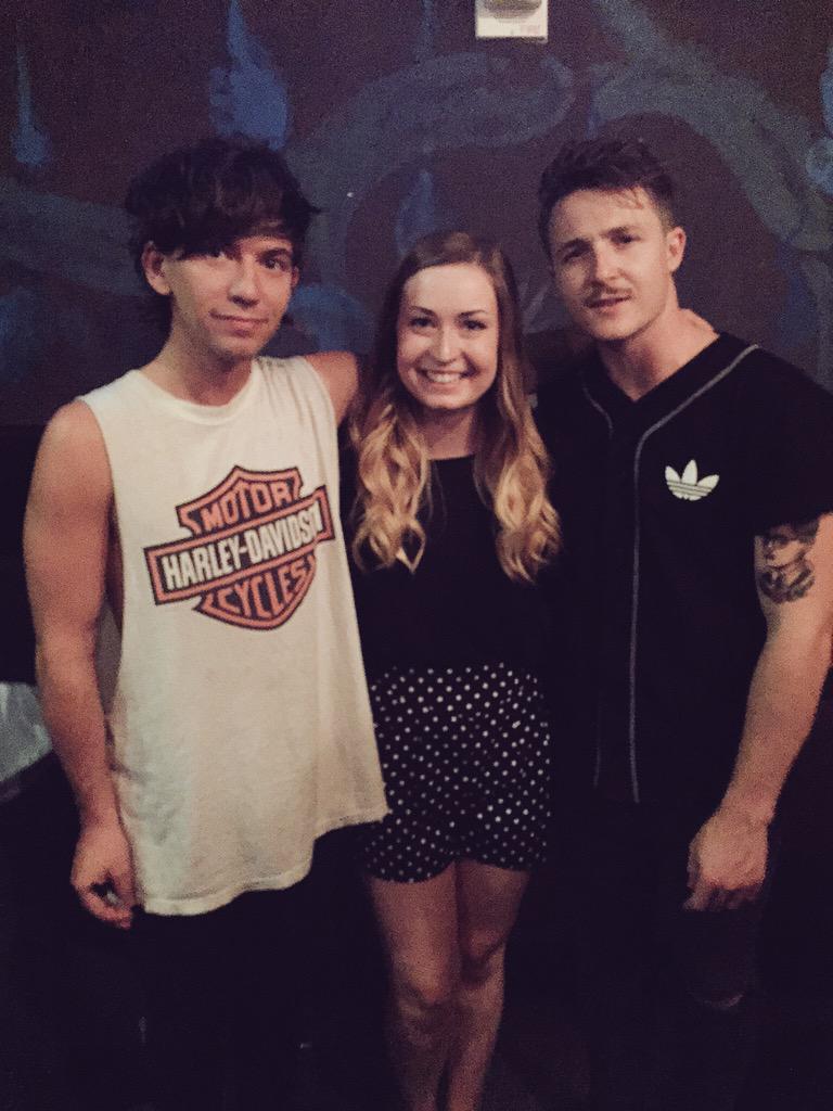 travelingrosie's tweet photo. Met some of @wethegriswolds and got called a mini movie star by @lucky__west #nbd #hellayah #kickassnight http://t.co/68QB26KyVO