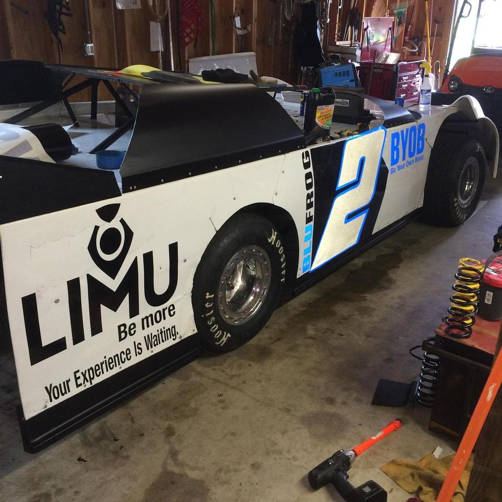 largebass69's tweet photo. Nice #Limu  #BlUfrog  decal Danica Patrick race car http://t.co/YNw0xF6nob