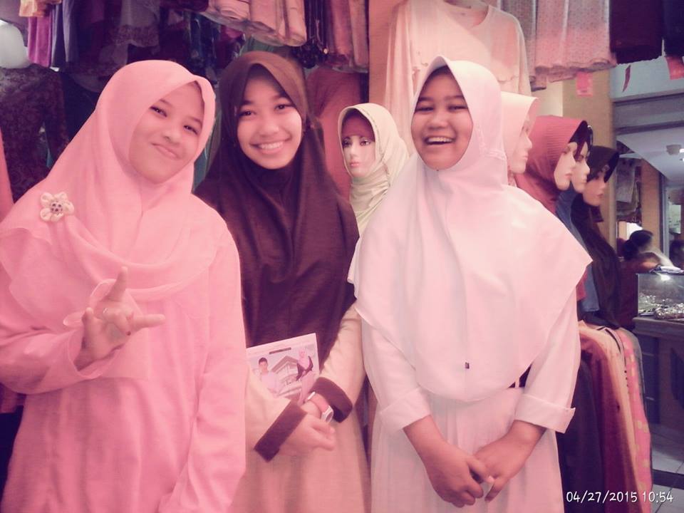 narza_nanda's tweet photo. akur ,, friends,, http://t.co/LmpirAwhtz