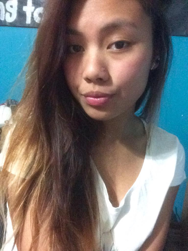spooooksz's tweet photo. Never really was a make up person. Still not. #YesImProcrastinating #NoIDontCare http://t.co/uBQeTj2Ye8
