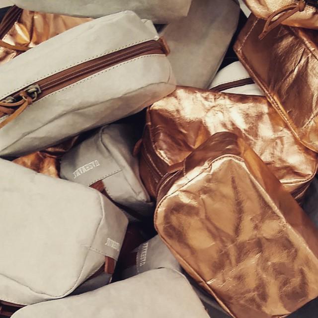 erincheine's tweet photo. #erincatherinedesigns liked New metallic rose cosmetic bags in production @uashmama #uashrose #metallic #cosmeticba… http://t.co/IknBmwSCak