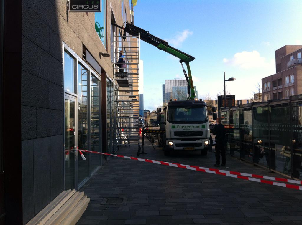 hboalmere's tweet photo. Record nieuwe #studenten @almere @cah_vilentum Uitbreiding met nieuwe verdieping nodig. http://t.co/QyehqrmaA9