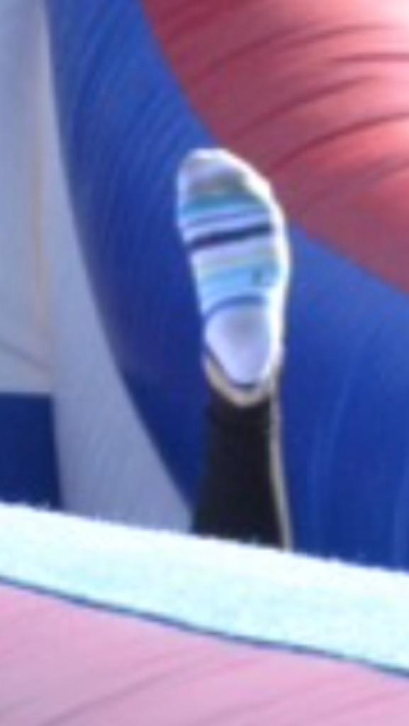 ydialaga's tweet photo. Li killin the game ft. My foot http://t.co/x0gpHchuvC