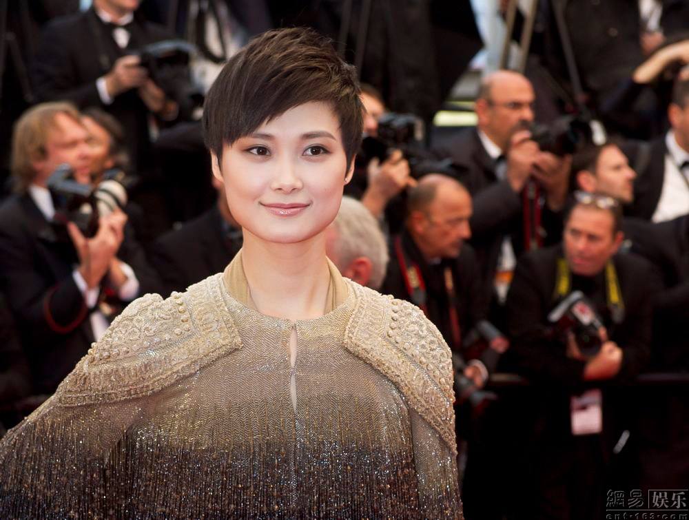 LiYuchun_Studio's tweet photo. 【Li Yuchun x Givenchy】 2012F/W Couture by Riccardo Tisci–Cannes Film Festival Premiere.#MetBall #ChrisLeeMetBall2015 http://t.co/KSLbNOSfE2