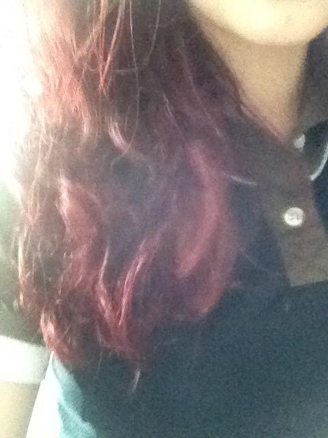 KusMelody's tweet photo. Mijn haar is stijl en niet pluizig 😍 #keratine #loveit voor en na! http://t.co/2EqljmmFSM