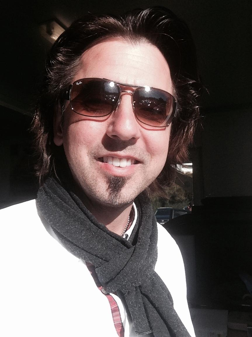 automythos's tweet image. 