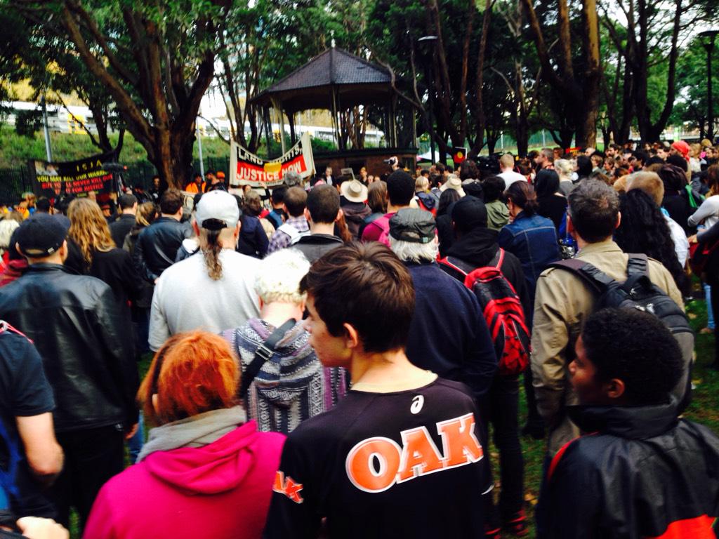 leerhiannon's tweet photo. Big Sydney action protests community closures. No evictions. No assimilation. #SOSBLAKAUSTRALIA http://t.co/qgZgaFsYz5