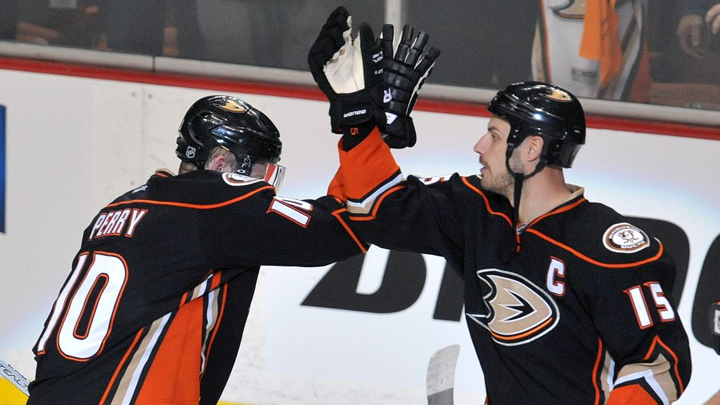 AnaheimCalling's tweet photo. #FlamedOut, Ducks/Flames Game 1 Social Recap http://t.co/VpdO1UvVUa http://t.co/fvPGroLGAN