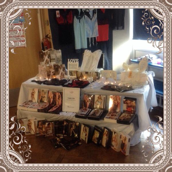 LingerieLashes's tweet photo. Ladies evening at West End Primary Horsforth #PTA #schoolfair http://t.co/np39Al5kBJ