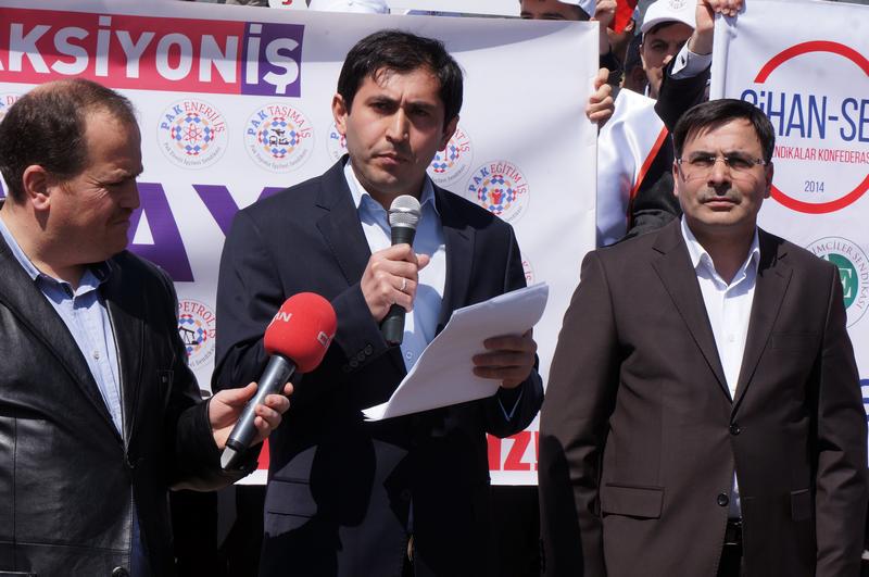 sendikahaber's tweet photo. Aksiyon İş ve Cihan Sen'den Ankara’da 1 Mayıs Şenliği http://t.co/8sKpyrDx7k @Aksiyonisci @Cihankon http://t.co/xurkNg7ABX