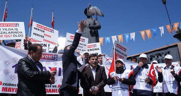 sendikahaber's tweet photo. Aksiyon İş ve Cihan Sen'den Ankara’da 1 Mayıs Şenliği http://t.co/8sKpyrDx7k @Aksiyonisci @Cihankon http://t.co/xurkNg7ABX