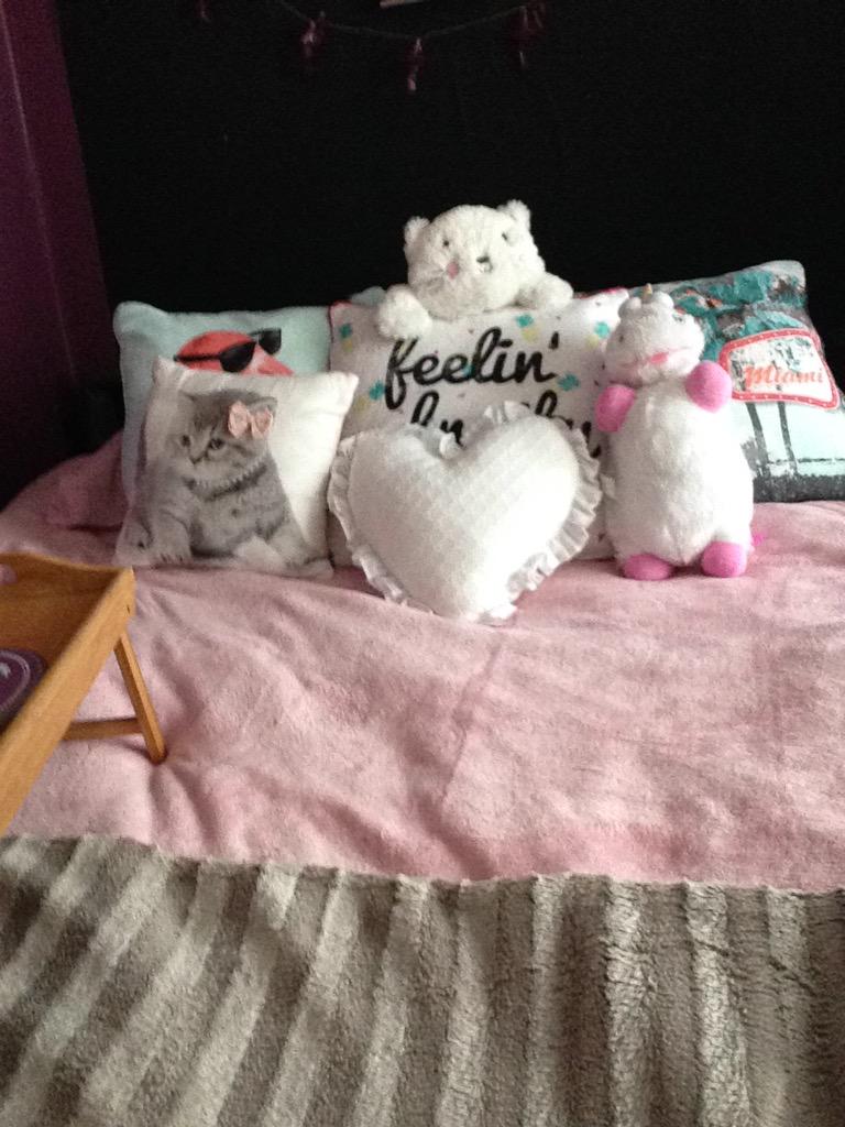 ImanWalpole's tweet photo. Mon lit 👍🏽💎 http://t.co/qaec25wItd