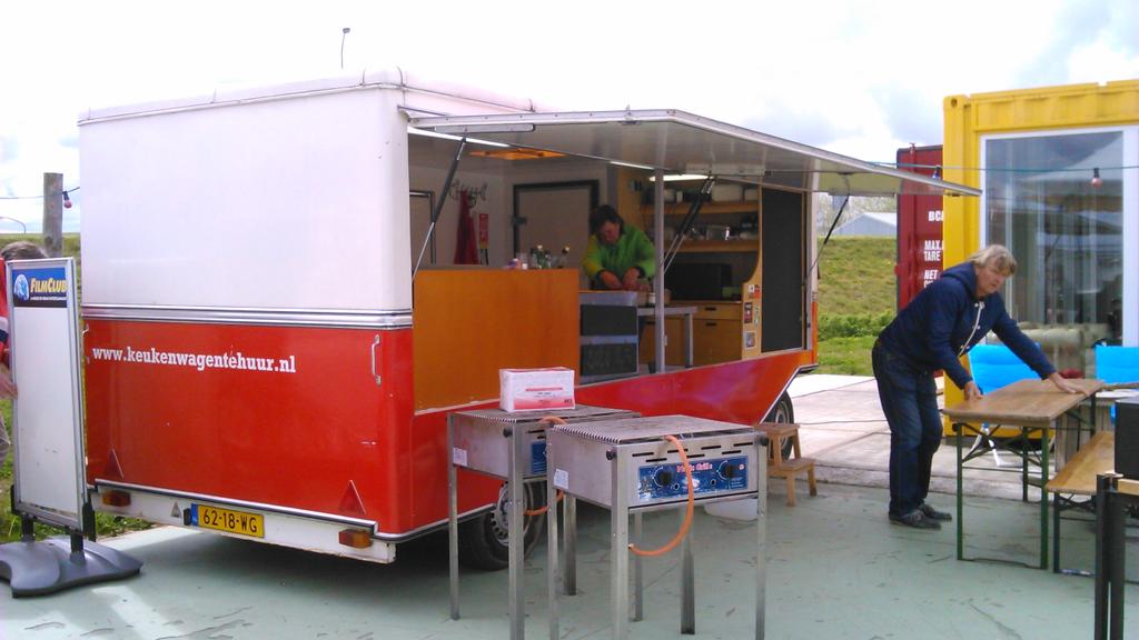 De keukenwagen ook gearriveerd <a href="/mmmarjanjager/">De Keukenwagen</a> @Meerijs <a href="/Waddenkwartier/">Waddenkwartier</a> #dagvandegarnaal