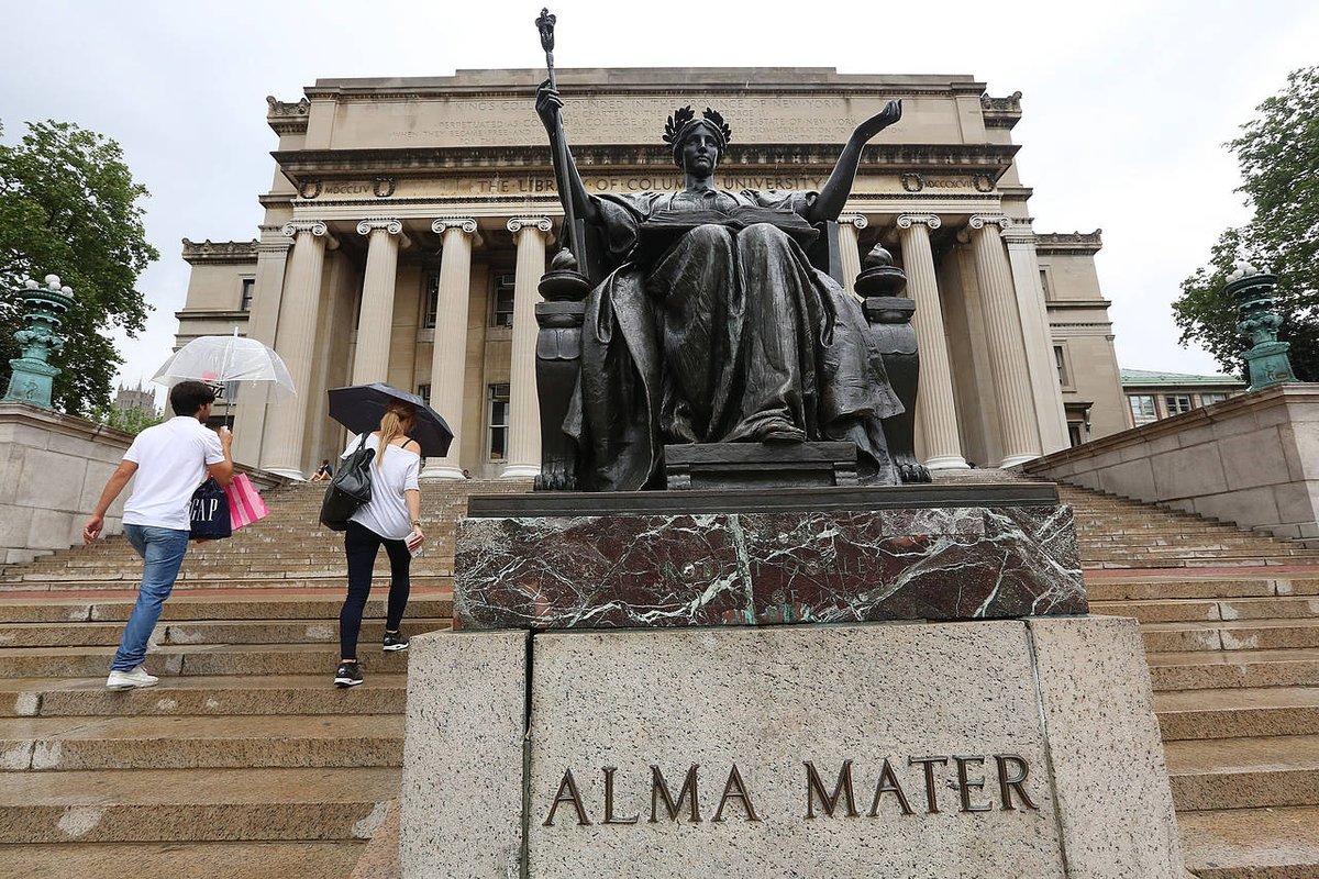 WSJpersfinance's tweet photo. Financial aid: It’s not too late for incoming college freshmen http://t.co/gwZXLXXYYG http://t.co/sExVCkxBYJ