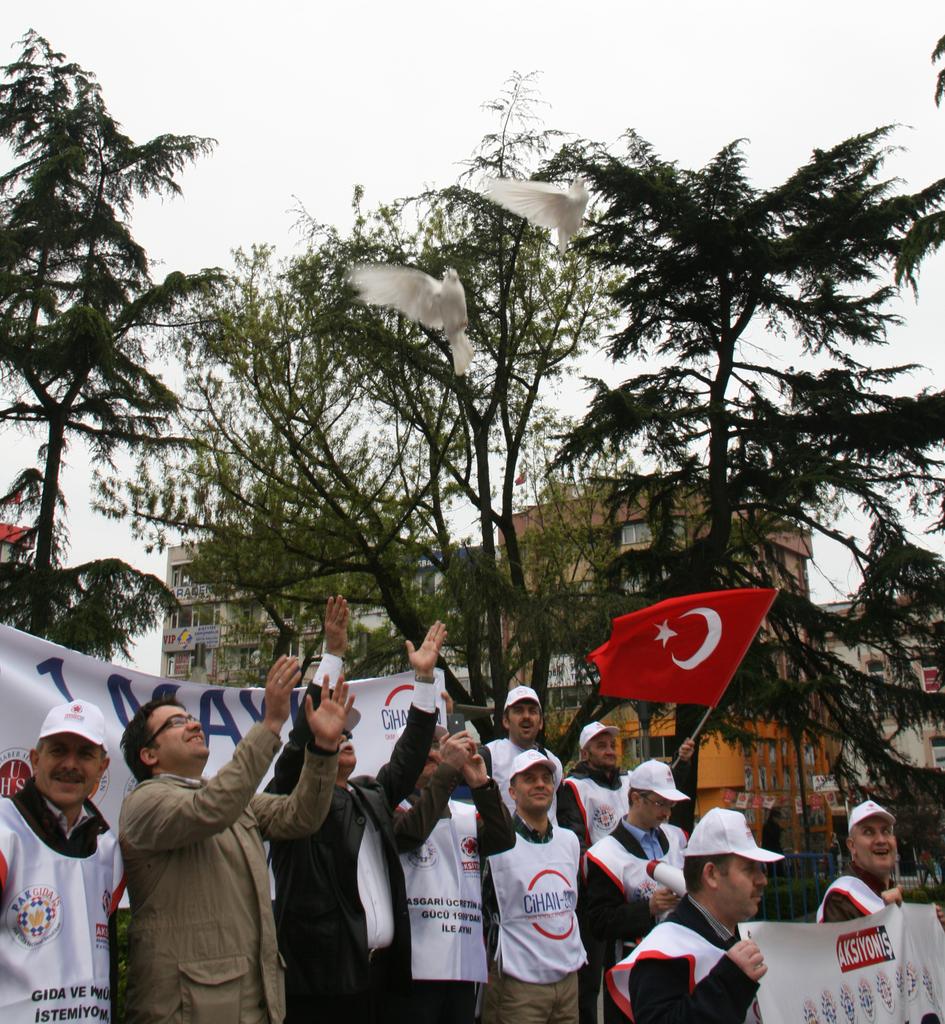 aktifegitim61's tweet photo. Trabzon @Aktifegitimcler olarak 1 mayıs ta meydandaydık. http://t.co/sFA1j0MUSf