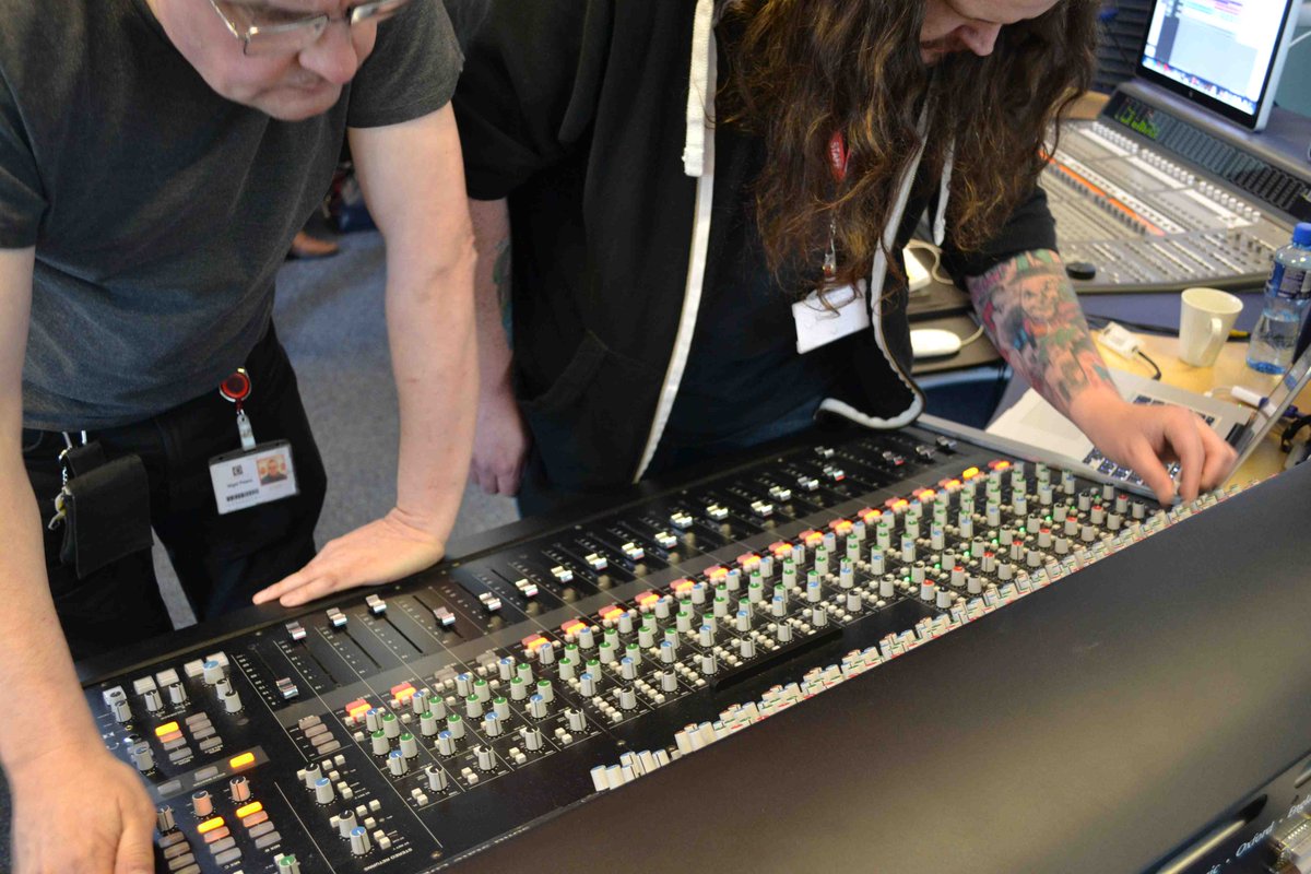 UCDoncasterMPA's tweet photo. BA CMT great session from ace producer Gary Bromham - also got hands-on with SSL desk courtesy of @ProductionRoom http://t.co/YghzQYi2d6