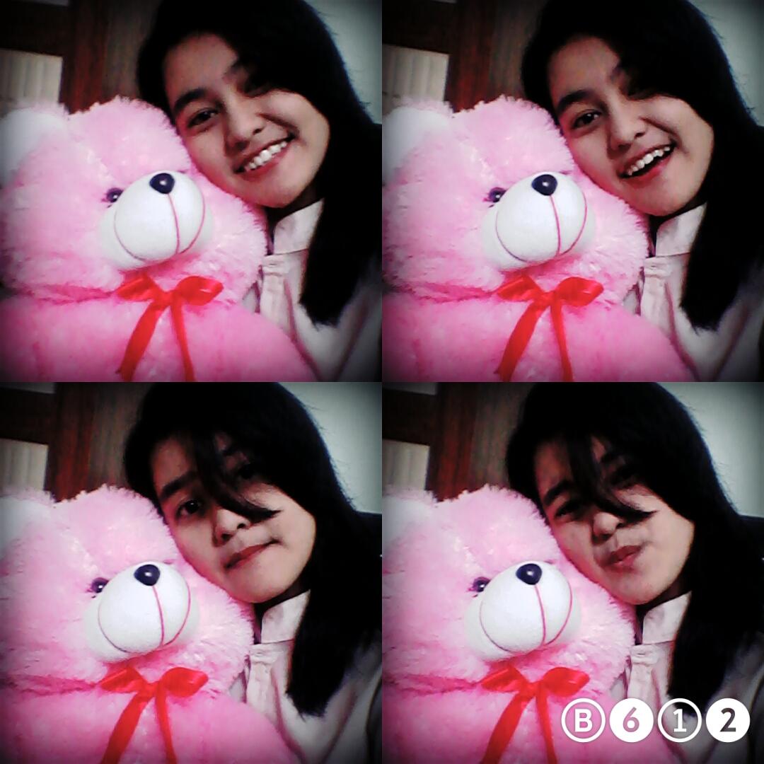 r_pratiwi's tweet photo. aihh,soo sweettt (˘▿˘ʃƪ) "@YeniSulistiani: Bonekanya ngajak selfie bu cantikk :* @r_pratiwi http://t.co/fkXcRK7bTC"