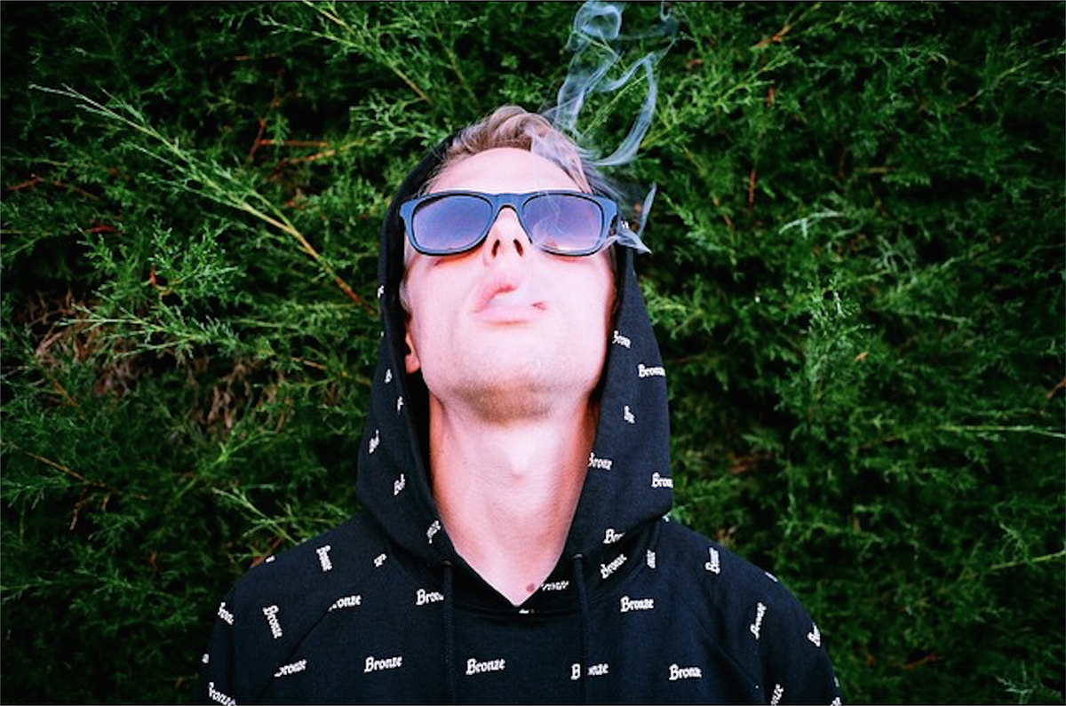 tens's tweet photo. Shoutout to our dudes @thebronzetrade for rocking Tens alongside their SS15 range. Check http://t.co/hERCa66lJb 😎 👌 http://t.co/YtqnMnken8