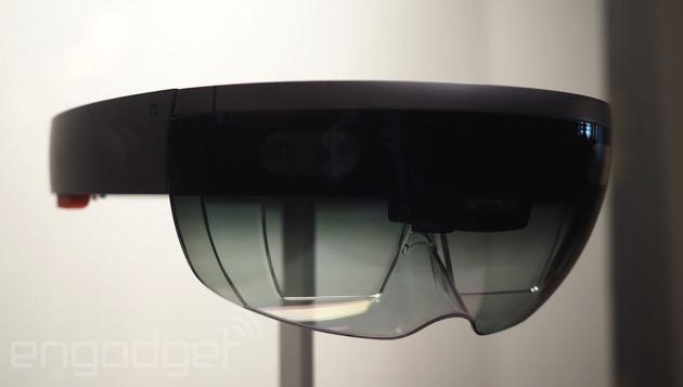 engadget's tweet photo. Microsoft bought 'Minecraft' because it's perfect for HoloLens http://t.co/SdxvxKFGD7 http://t.co/kUidvEEWIe
