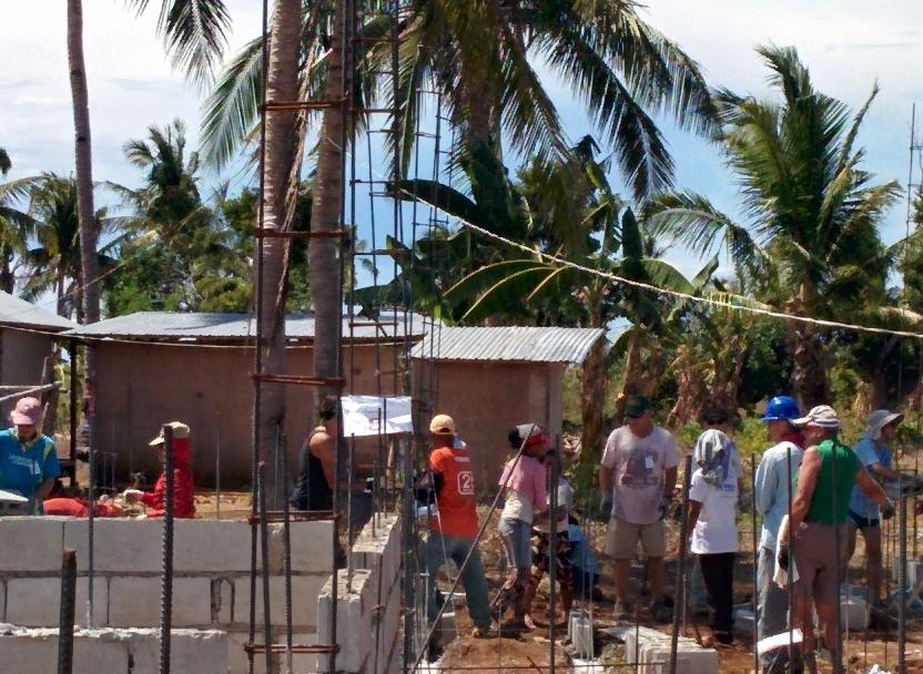 kerrileezbd's tweet image. Pass the block line #manyhandslightwork