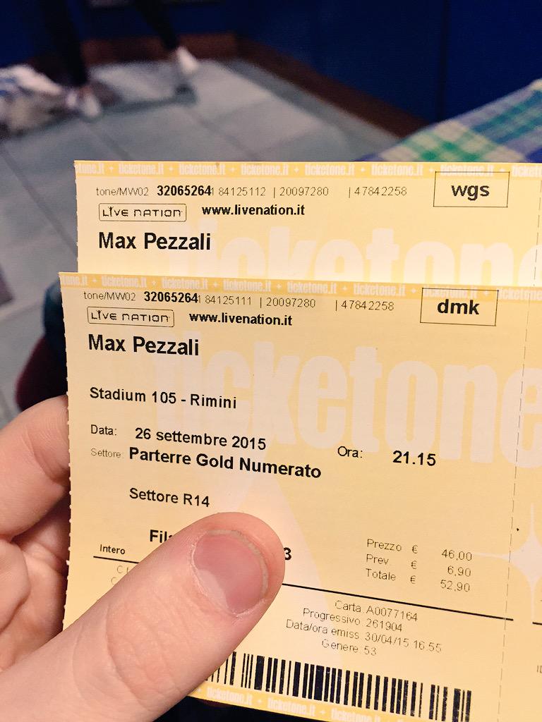andreaforty7's tweet photo. @MaxPezzali #finalmenteciincontreremo http://t.co/DY9PT0ATZI