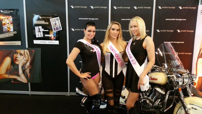 Watch Julia Pink's leaked NSFW photo on TwXstars