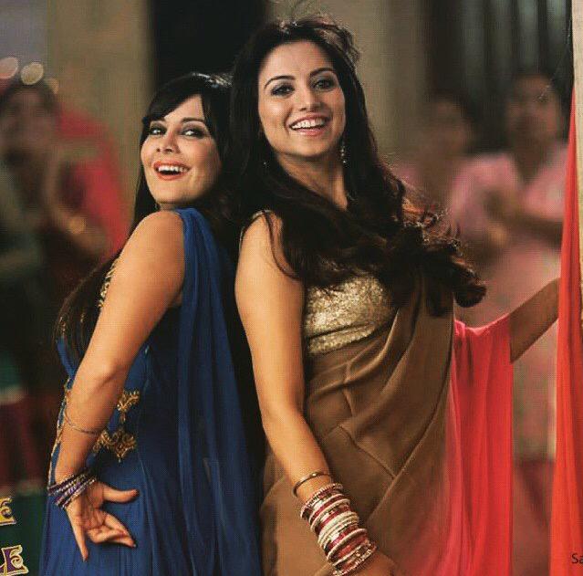 MovifiedPunjabi's tweet photo. Smiles to die for ... Snapshot of @Minissha_Lamba and @kulraj_randhawa from #DoubleDiTrouble http://t.co/vm3m5U4U4h